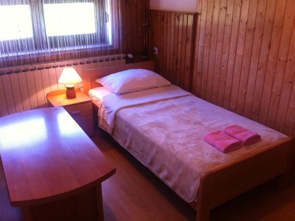 House Pribic Hotel Vrelo Koreničko Quarto foto